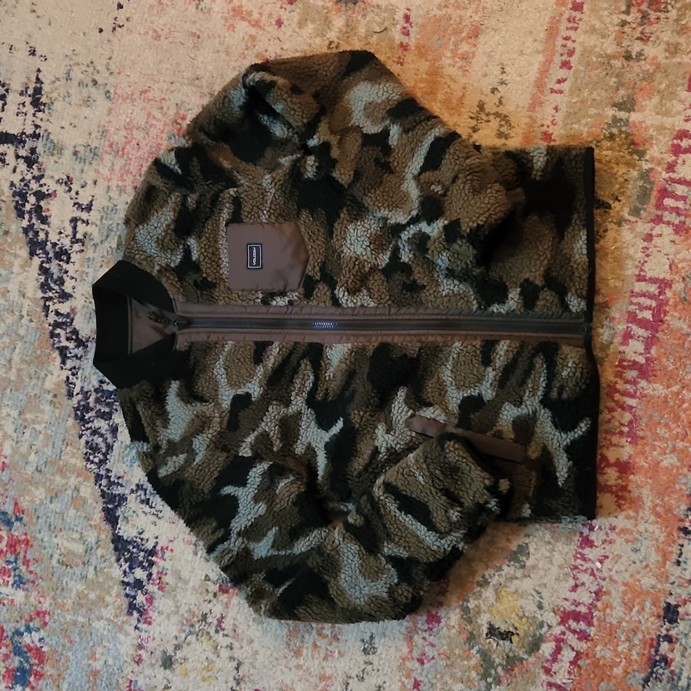 Reversible volcom bomber jacket